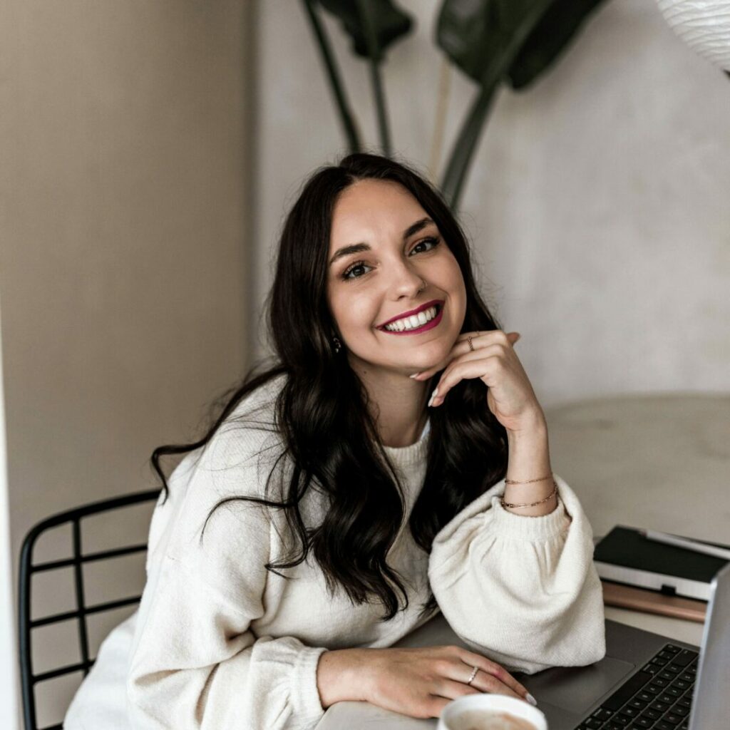 Meet Tobe Roberts - Bold Journey Magazine