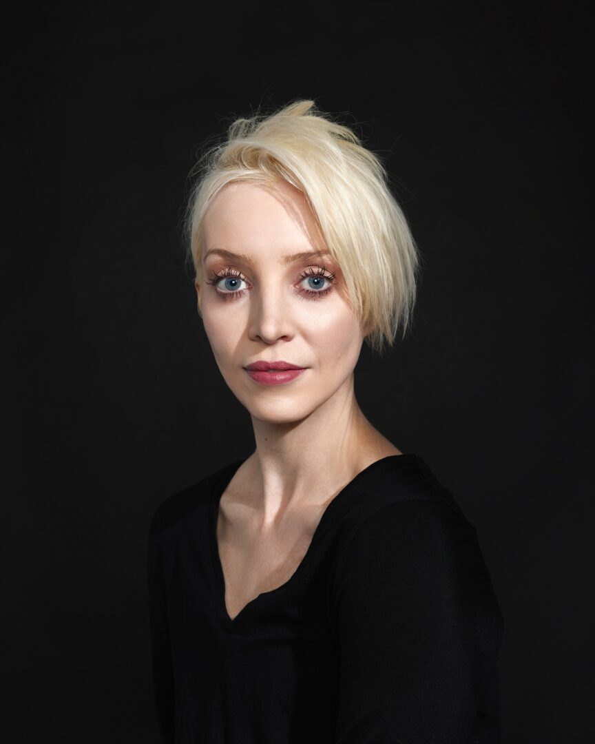 Meet Kira Jane Buxton